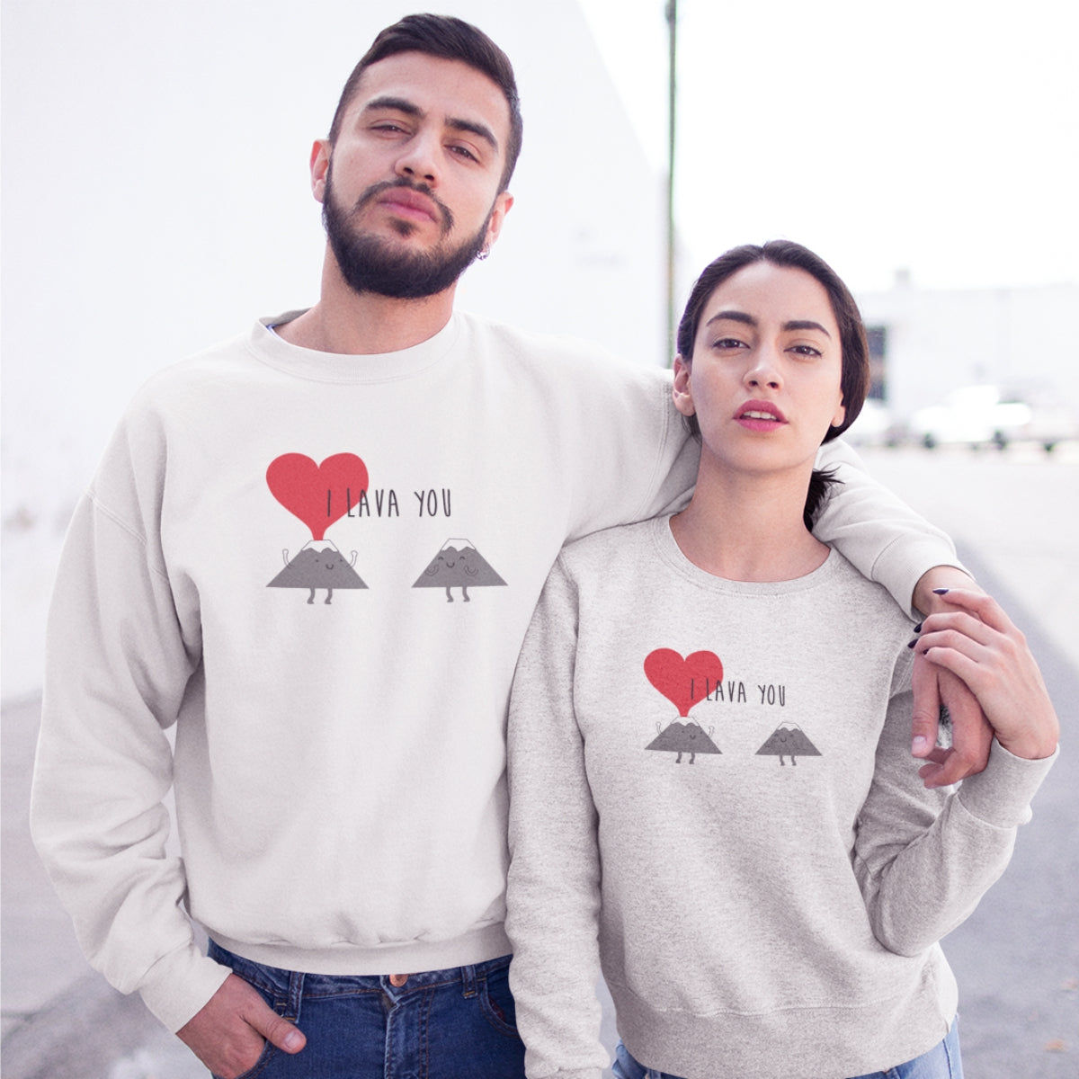 Valged kapuutsita dressiplusid paaridele „Laava”