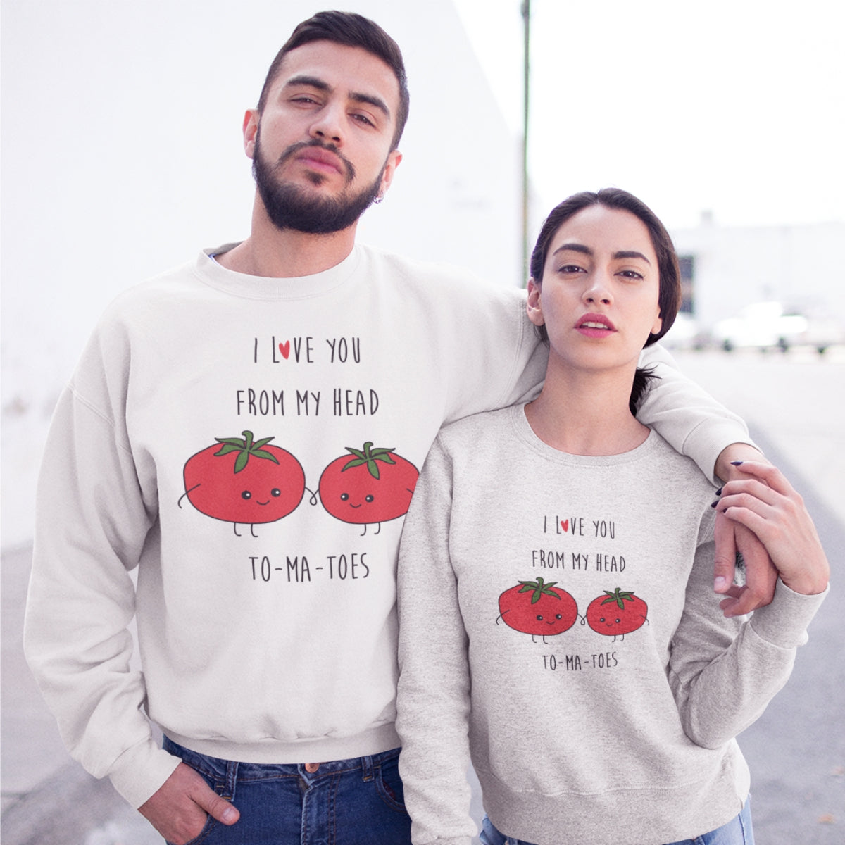 Valged kapuutsita dressiplusid paaridele „Tomatid”