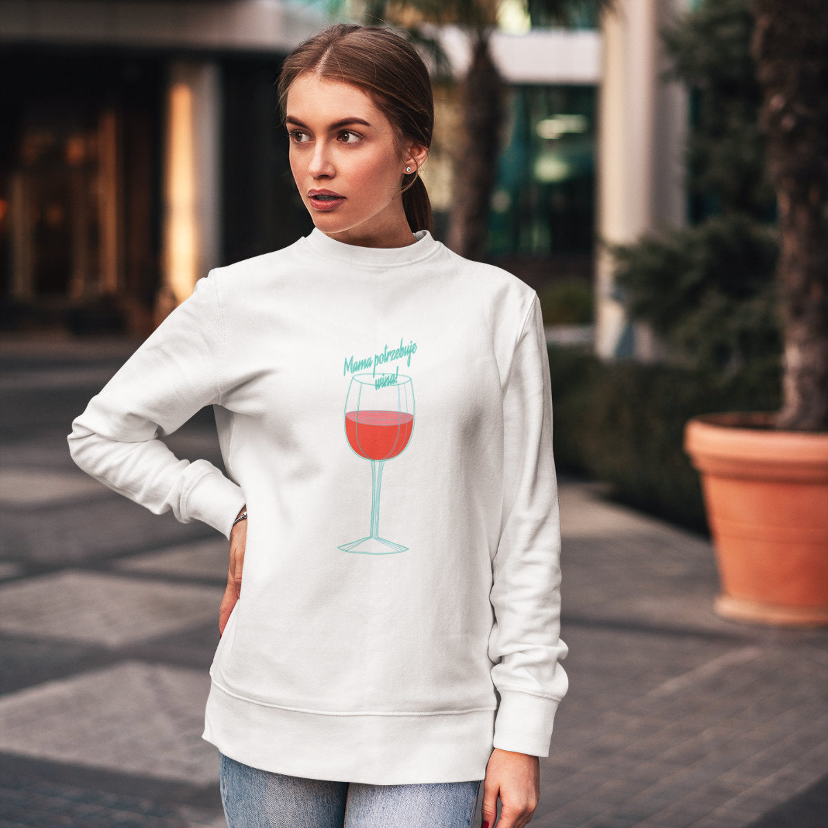 Bluza biała Mama potrzebuje wina