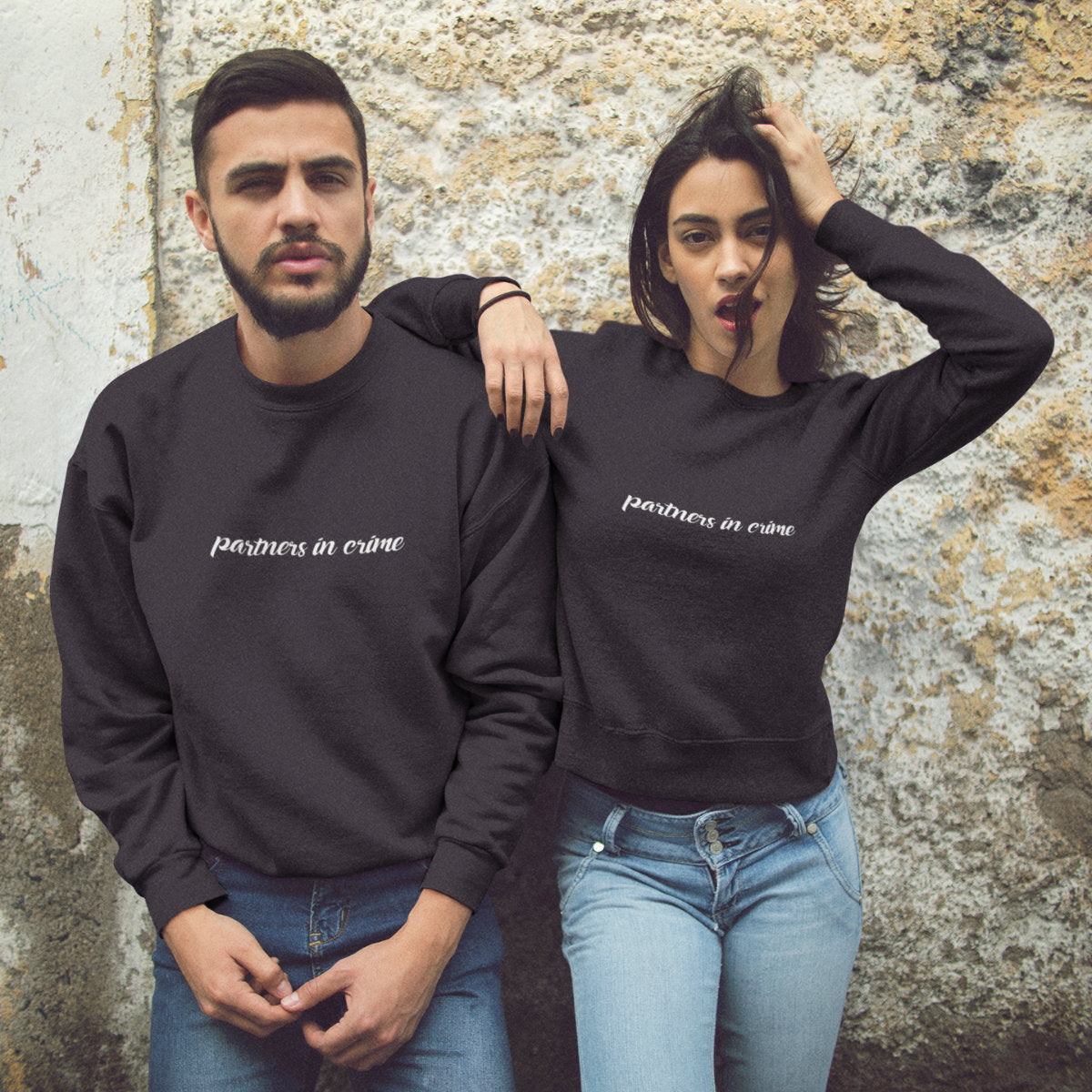 Mustad kapuutsita dressipluusid paaridele „Partners in Crime”