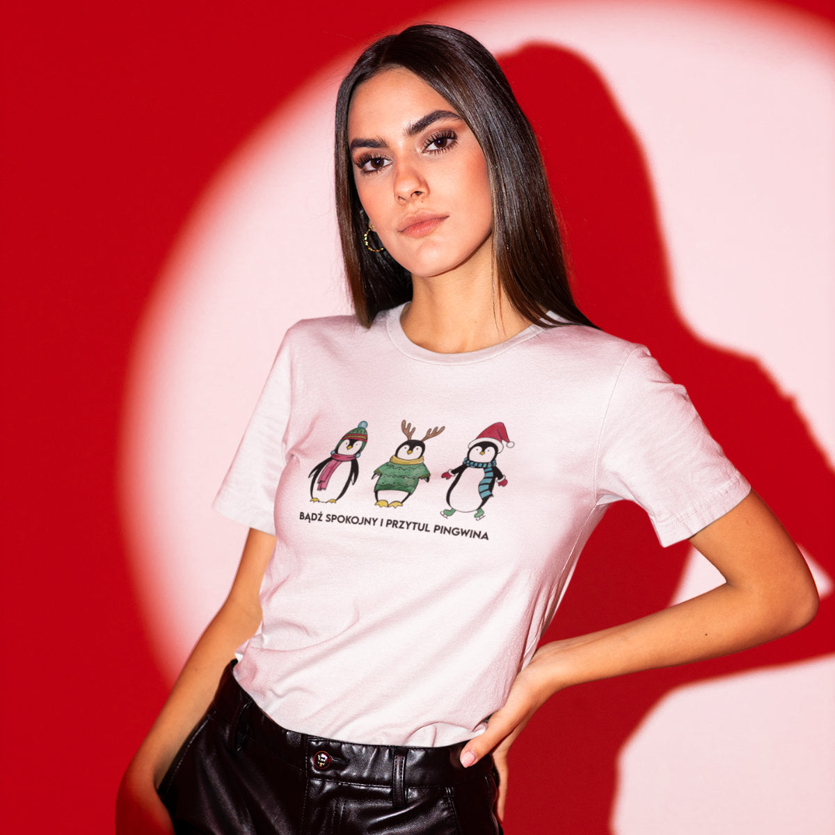 Biały UNISEX T-shirt Przytul pingwina