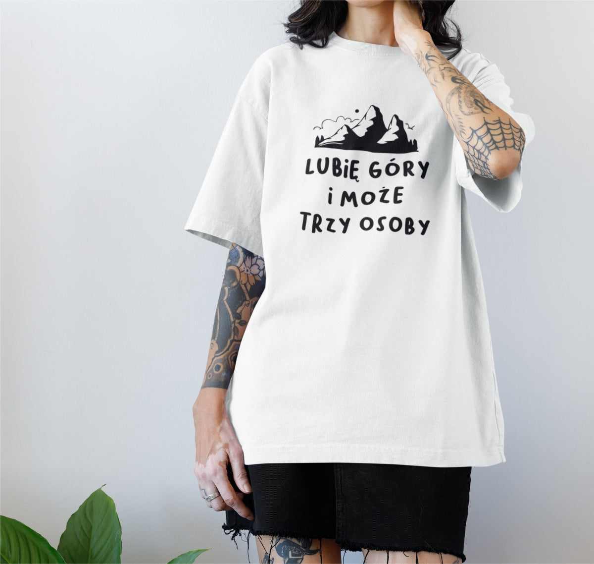 Biała koszulka UNISEX „Lubię górę i może trzy osoby”