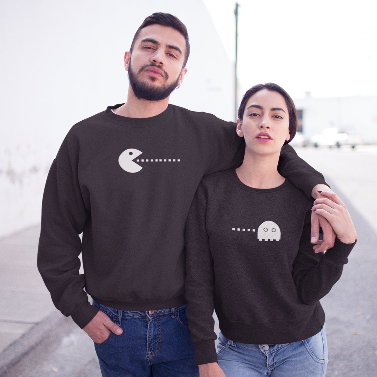 Mustad kapuutsita dressiplusid paaridele „Pac-Mani mäng”