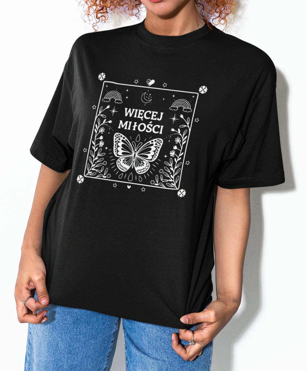 Czarna koszulka z nadrukiem na plecach „Więcej miłości”